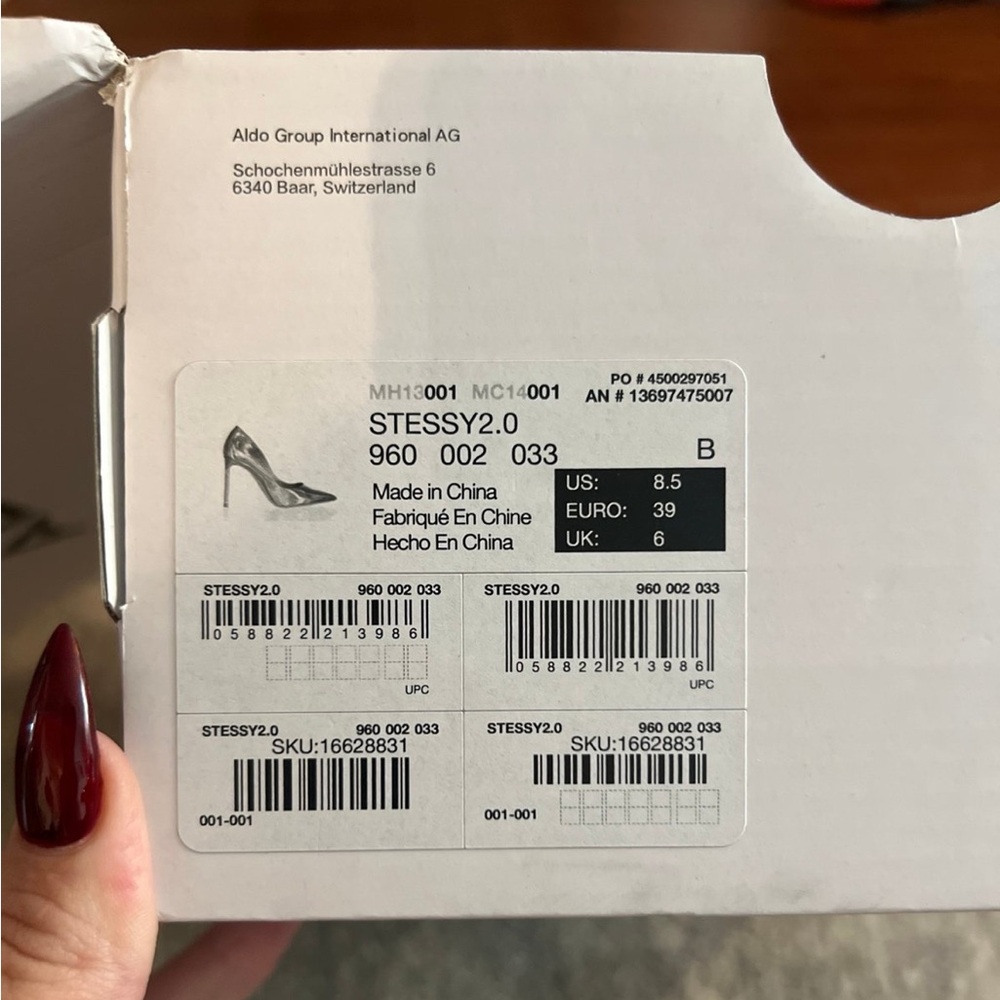 Heels - Picture 2 of 4
